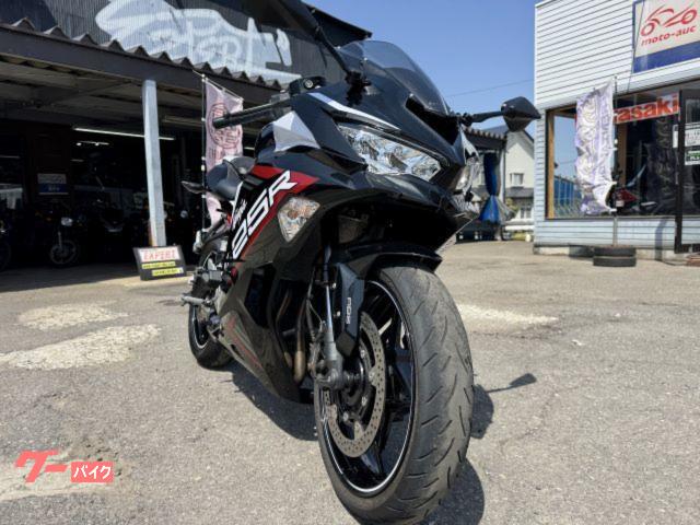 たー A-782-1 ZX-10 2層アクリル製 金黒 2重リング キーホルダー マフラー