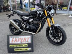 ＴＲＩＵＭＰＨ　スピード４００　２０２５年モデル　ＯＰラジエターコアガード装着　タンクパット　Ｎｏ３５８９