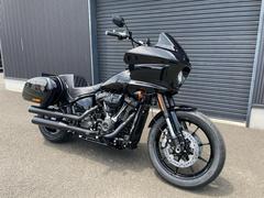 ＨＡＲＬＥＹ−ＤＡＶＩＤＳＯＮ　ＦＸＬＲＳＴ　ソフテイル　ローライダーＳＴ　アレンネス製ハイライザー　サドルマンシート　ブラックホイール仕様