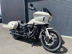 ＨＡＲＬＥＹ−ＤＡＶＩＤＳＯＮ　ＦＸＬＲＳＴ　ソフテイル　ローライダーＳＴ　ホイールブラックコート仕上げ　アレンネス１０インチライザー