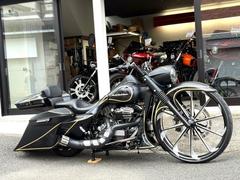 ＨＡＲＬＥＹ−ＤＡＶＩＤＳＯＮ　ＦＬＨＲ　ロードキング　フルカスタム　３０インチフロントホイール　前後エアサス　センタースタンド　オープンプライマリー　１オーナー