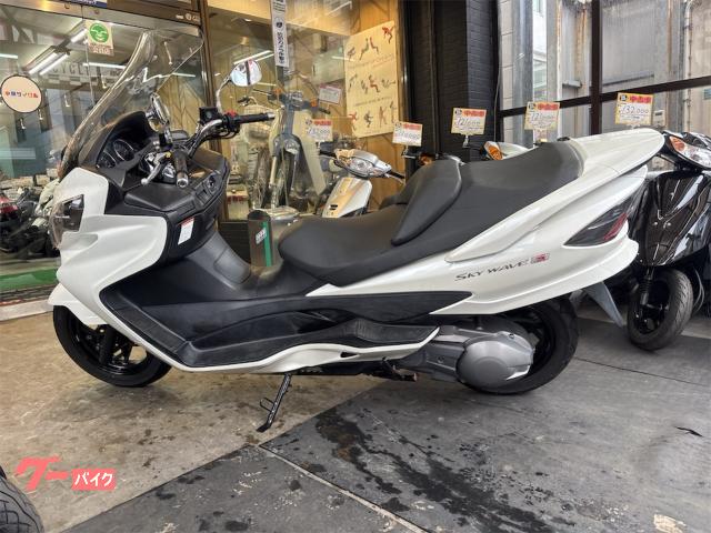 スズキ スカイウェイブ250 タイプS ロングスクリーン搭載