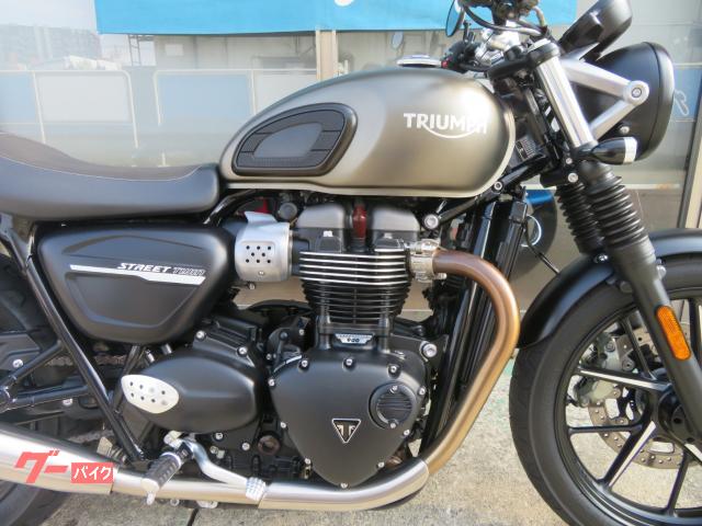 TRIUMPH ストリートツインオプションバンス＆ハインズ