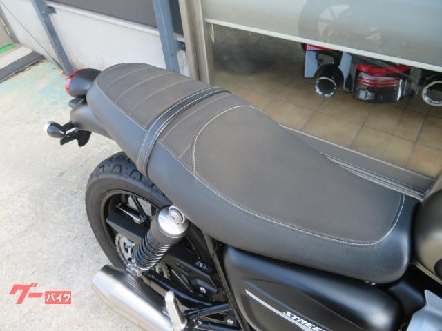 TRIUMPH ストリートツイン　純正オプションマフラー　バンス＆ハインズ　中古 TRIUMPH ストリートツイン 純正オプションマフラー バンス