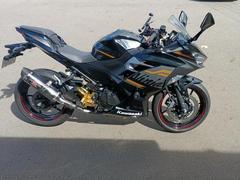 カワサキ　Ｎｉｎｊａ　２５０　ヨシムラマフラーＳ／Ｏ　バックステップ　ＥＴＣ　ＵＳＢ　マルチホルダー