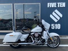 ＨＡＲＬＥＹ−ＤＡＶＩＤＳＯＮ　ＦＬＨＸ　ストリートグライド　ハイカム＆チューニング済　サンダーヘッダーマフラー　カスタム多数