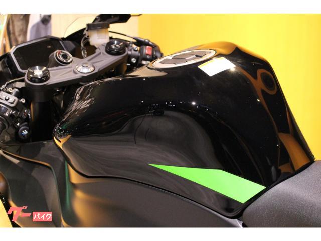 【中古】バイク用ガソリンタンク 車種不明 容量不明 ブラックカラー 現状品 カワサキ Ninja ZX-6R 2025年モデル|カワサキ
