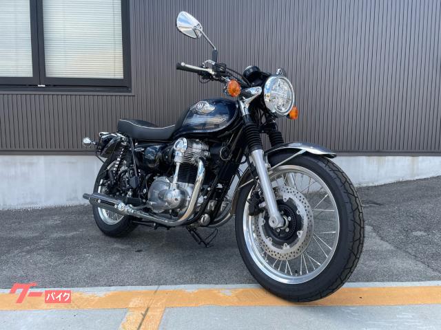 Ｗ８００　２０２３年モデル　低走行　空冷４ストロークバーチカルツインエンジン　グリップヒーター　２．０ＥＴＣ標準装備