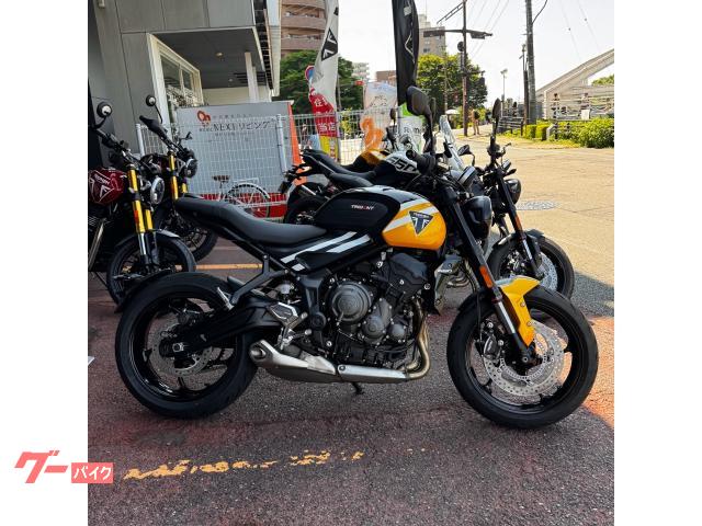 トライデント６６０　Ｃｏｓｍｉｃ　Ｙｅｌｌｏｗ　／　Ｓａｐｐｈｉｒｅ　Ｂｌａｃｋ