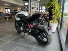 トライデント660