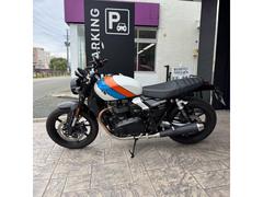 ＴＲＩＵＭＰＨ　スピードツイン９００　２０２５年モデル　純正オプション付属