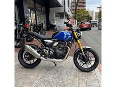 ＴＲＩＵＭＰＨ　スピード４００　２０２５モデル　ＵＳＢ電源標準装備