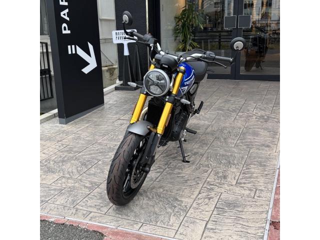 スピード400 2025モデル USB電源標準装備