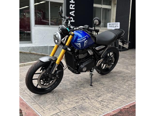 スピード400 2025モデル USB電源標準装備