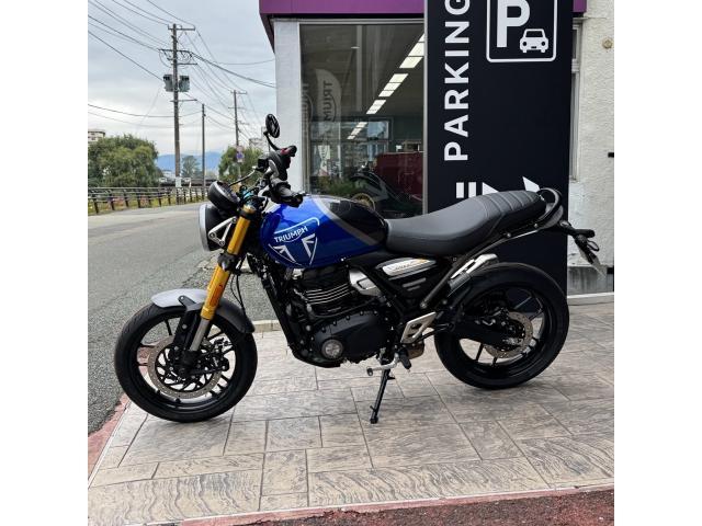 スピード400 2025モデル USB電源標準装備