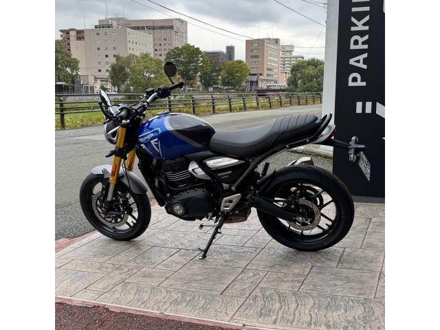 スピード400 2025モデル USB電源標準装備