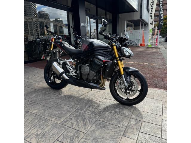 スピードトリプル1200RS／純正オプション付属／183馬力／128Nm ／オーリンズ電子サスペンション／スマートフォン連携機能