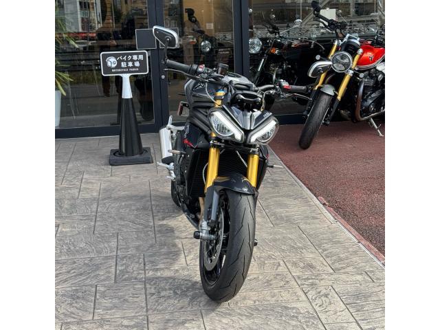 スピードトリプル1200RS／純正オプション付属／183馬力／128Nm ／オーリンズ電子サスペンション／スマートフォン連携機能