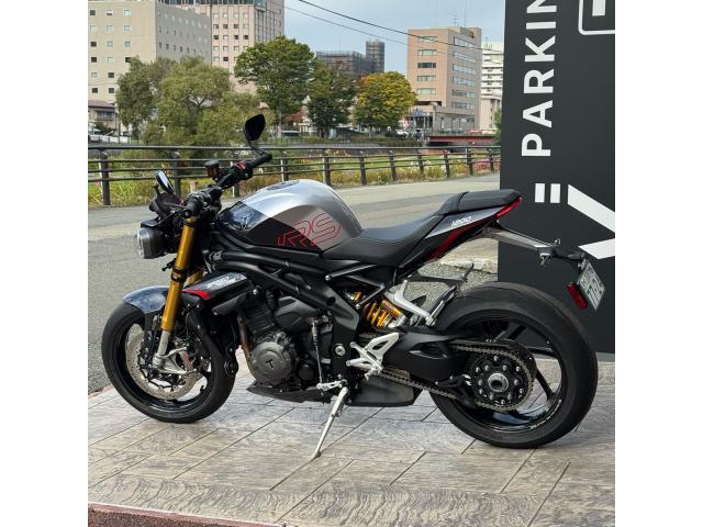 スピードトリプル1200RS／純正オプション付属／183馬力／128Nm ／オーリンズ電子サスペンション／スマートフォン連携機能