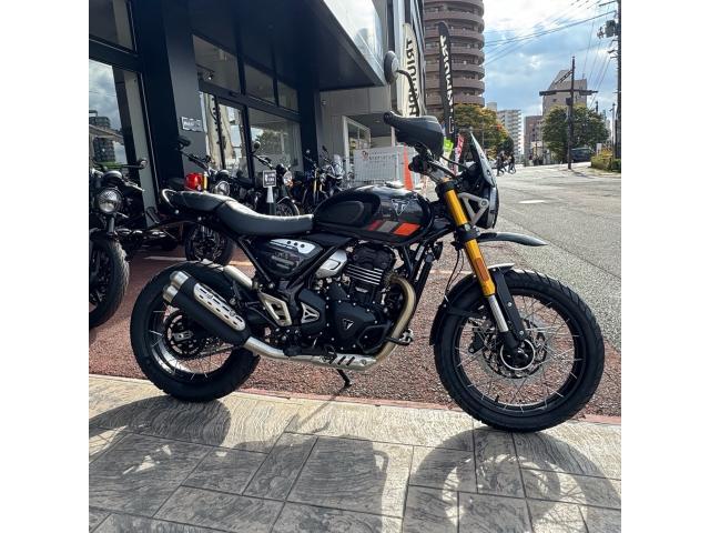 スクランブラー400XC／チューブレススポークホイール／アンダーガード標準装備