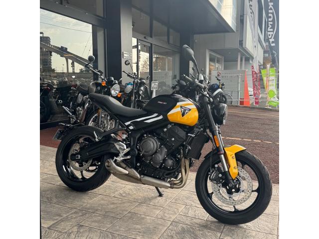 トライデント660／新型2025モデル／クイックシフター／スマホ連携機能／クルーズコントロール／スポーツモード