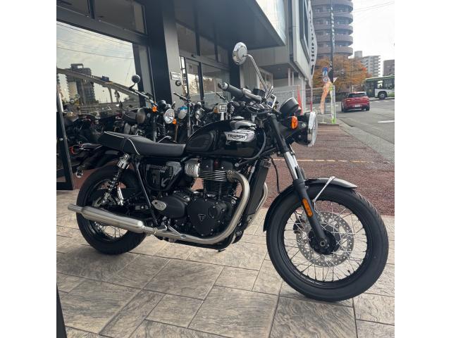 ボンネビルT100／新車2025モデル／ブラック／ハロゲン／ダブルメーター