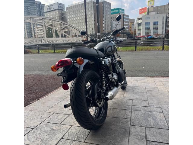 ボンネビルT100／新車2025モデル／ブラック／ハロゲン／ダブルメーター