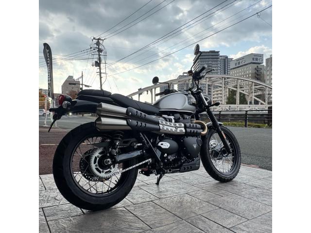 スクランブラー900IconEdition／2025限定モデル／サファイアブラック アルミニウムシルバー