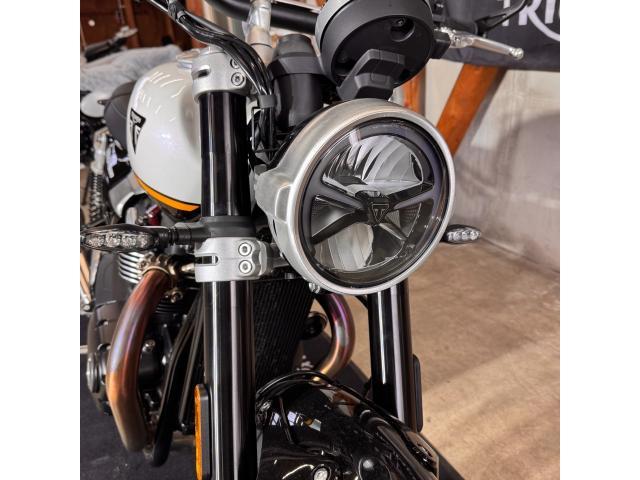 スピードツイン1200／2025モデル／認定中古車／105馬力／112Nm／ライディングモード／USBポート