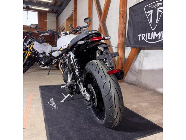 スピードツイン1200／2025モデル／認定中古車／105馬力／112Nm／ライディングモード／USBポート