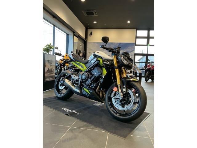 ストリートトリプル765 モト2エディション／限定モデル／シリアルナンバー入り／130馬力／サーキット対応モード／専用パッケージ