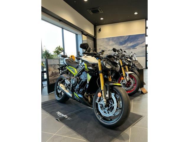 ストリートトリプル765 モト2エディション／限定モデル／シリアルナンバー入り／130馬力／サーキット対応モード／専用パッケージ