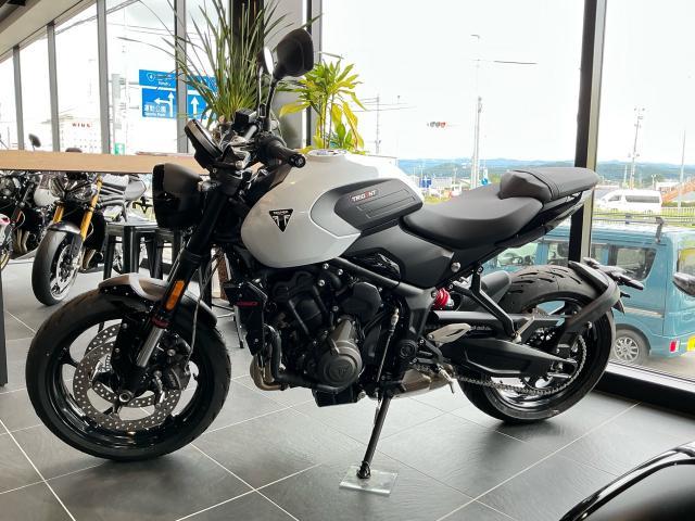 トライデント660