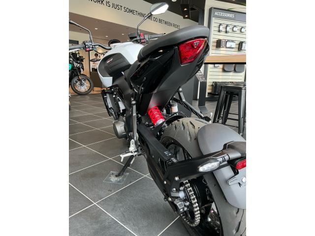 トライデント660