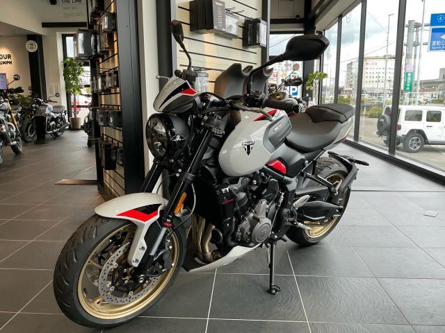 トライデント800