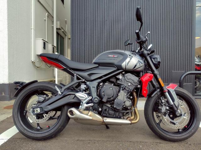 トライデント660