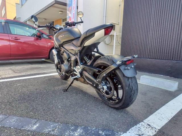 トライデント660