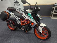 ＫＴＭ　３９０デューク　アクラボマフラー　サイドバッグ　ハンドガード他ＫＴＭＰｏｗｅｒＰａｒｔｓ多数