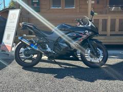 カワサキ　Ｎｉｎｊａ　２５０Ｒ　社外マフラー　カウル割れあり　フレアパターンデカール