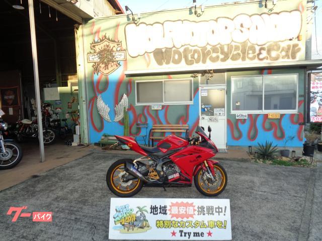 ＣＢＲ２５０ＲＲ　ヨシムラマフラー　ベビーフェイスバックステップ　カーボンリアフェンダー　フェンダーレス　ハンドル廻り　ＥＴＣ