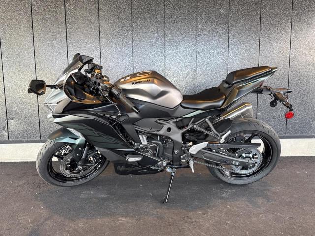サクページ♪ カワサキ Ninja ZX-4R SE|カワサキプラザ徳島