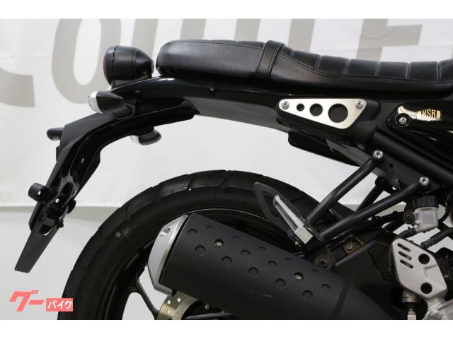 ヤマハ XSR125 ブラックメタリック 6段リターン式シフト