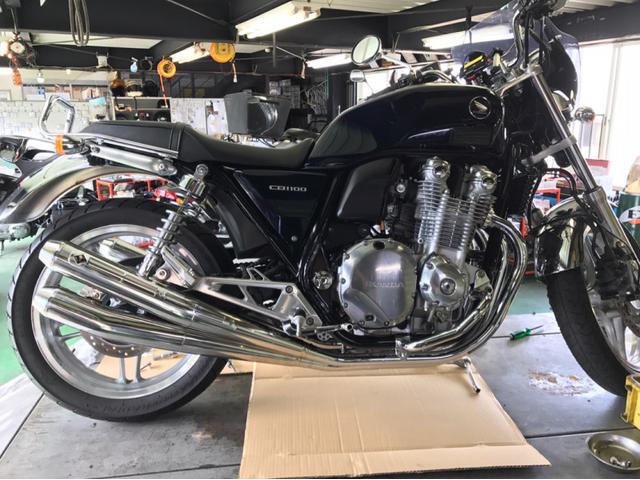 ホンダ Cb1100 マフラー交換 ４本出し 東海市 ダンガリー本店の作業実績 18 11 05 バイクの整備 メンテナンス 修理なら グーバイク