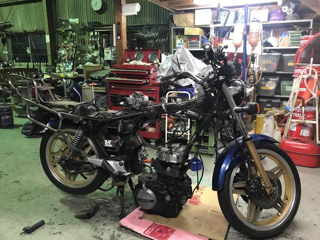 エンジン載せ換え ホンダＣＢ４００Ｎホーク３ エンジン降ろす（ＢＵＲＳＴ ＣＩＴＹの作業実績 2018/12/18）｜バイクの整備 ・メンテナンス・修理なら【グーバイク】