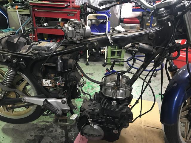 エンジン載せ換え ホンダＣＢ４００Ｎホーク３ エンジン降ろす（ＢＵＲＳＴ ＣＩＴＹの作業実績  2018/12/18）｜バイクの整備・メンテナンス・修理なら【グーバイク】