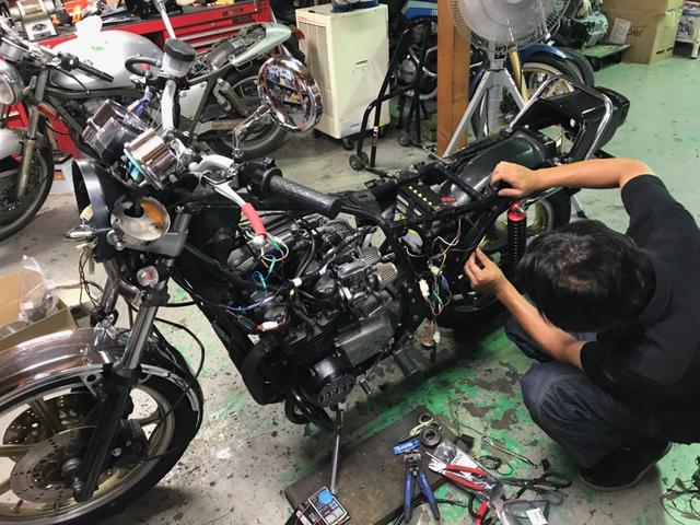 カワサキ Ｚ４００Ｊ メインハーネス交換 電装トラブル ハンドル