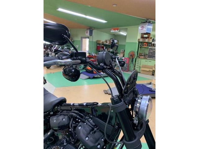 ８インチライザーとノーマルハンドル