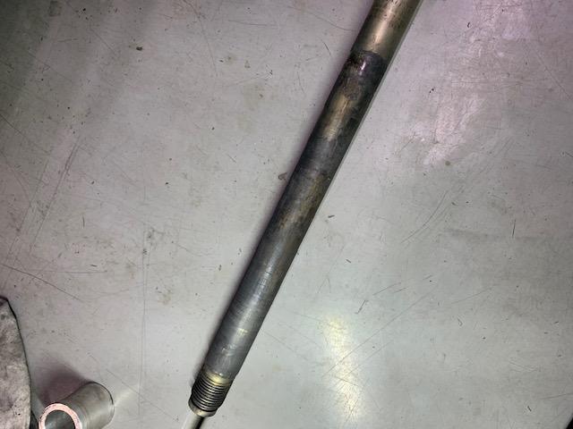 タイヤ交換時にシャフト外すとかなりの腐食が見受けられます