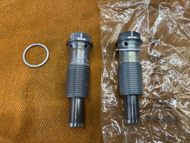 左側取り外しﾊﾟｰﾂ　右側新品ﾊﾟｰﾂ