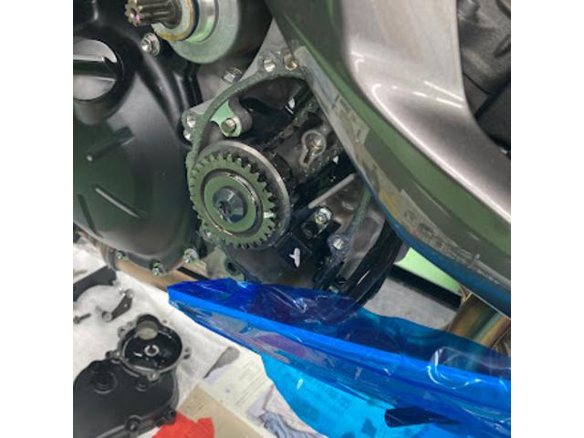 アイドルギアーカバー・スターターモータクラッチカバーを取外しクランクベアリングの異常が無いかの確認です。